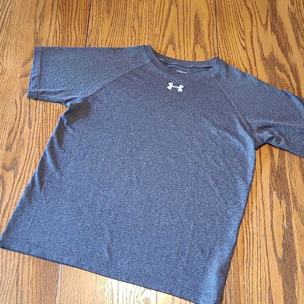 Under Armour Athletic Gray Shirt - Boy's Medium